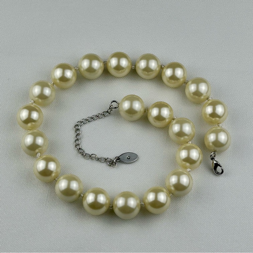 Ann Taylor Factory Oversized Pearl Necklace - Off-White with Silver Tone Clasp